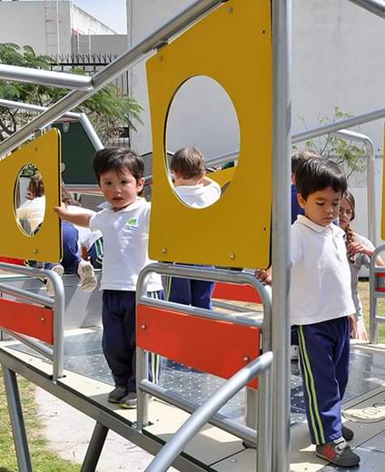 Urbano parque de juegos para niños Instalaciones Fotografía de